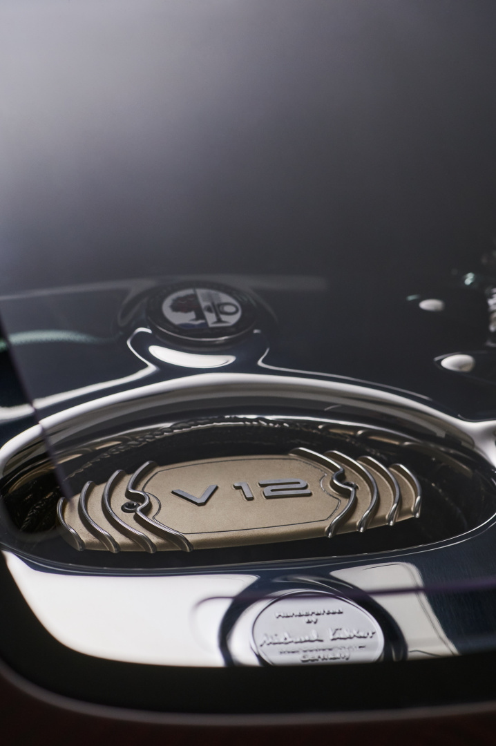 SMALL_Pagani-Utopia-Roadster-050202-Motore-dettaglio-V12